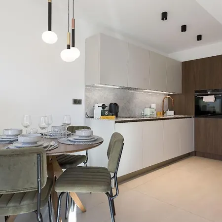 La Lorraine - Proche Plage, 10m Palais, Central, Clim, Moderne Apartment *