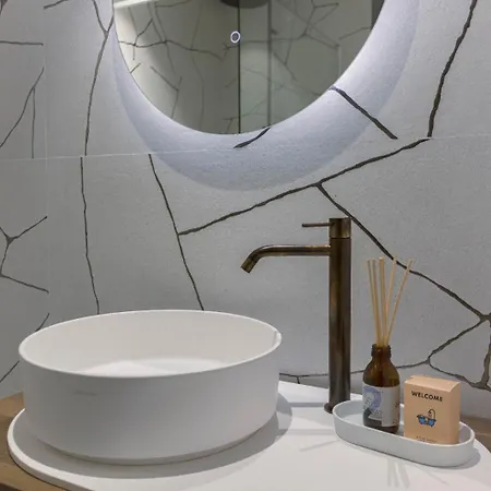 La Lorraine - Proche Plage, 10m Palais, Central, Clim, Moderne