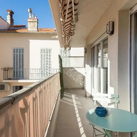 La Lorraine - Proche Plage, 10m Palais, Central, Clim, Moderne *
