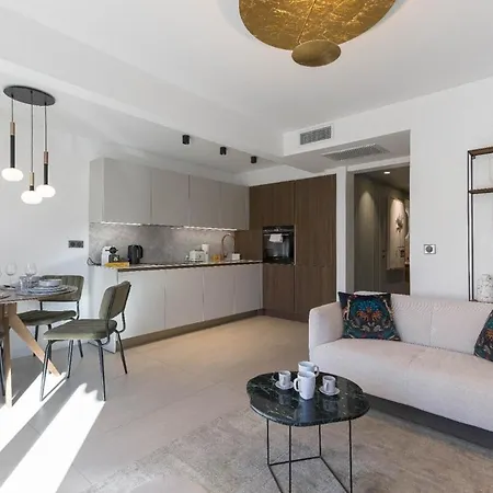 La Lorraine - Proche Plage, 10m Palais, Central, Clim, Moderne Appartement *