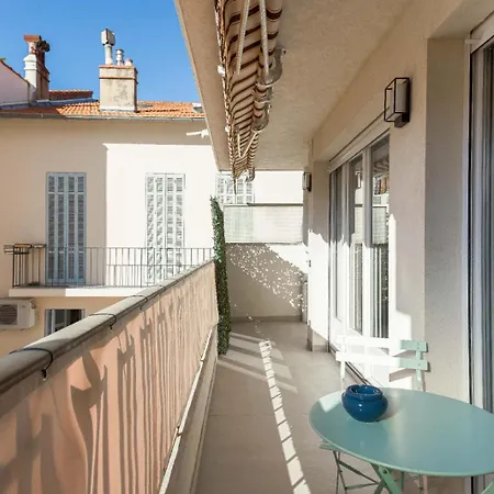 La Lorraine - Proche Plage, 10m Palais, Central, Clim, Moderne